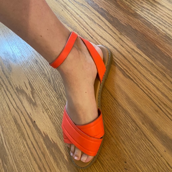 Ankle wrap sandal in cherry red - Picture 3 of 4